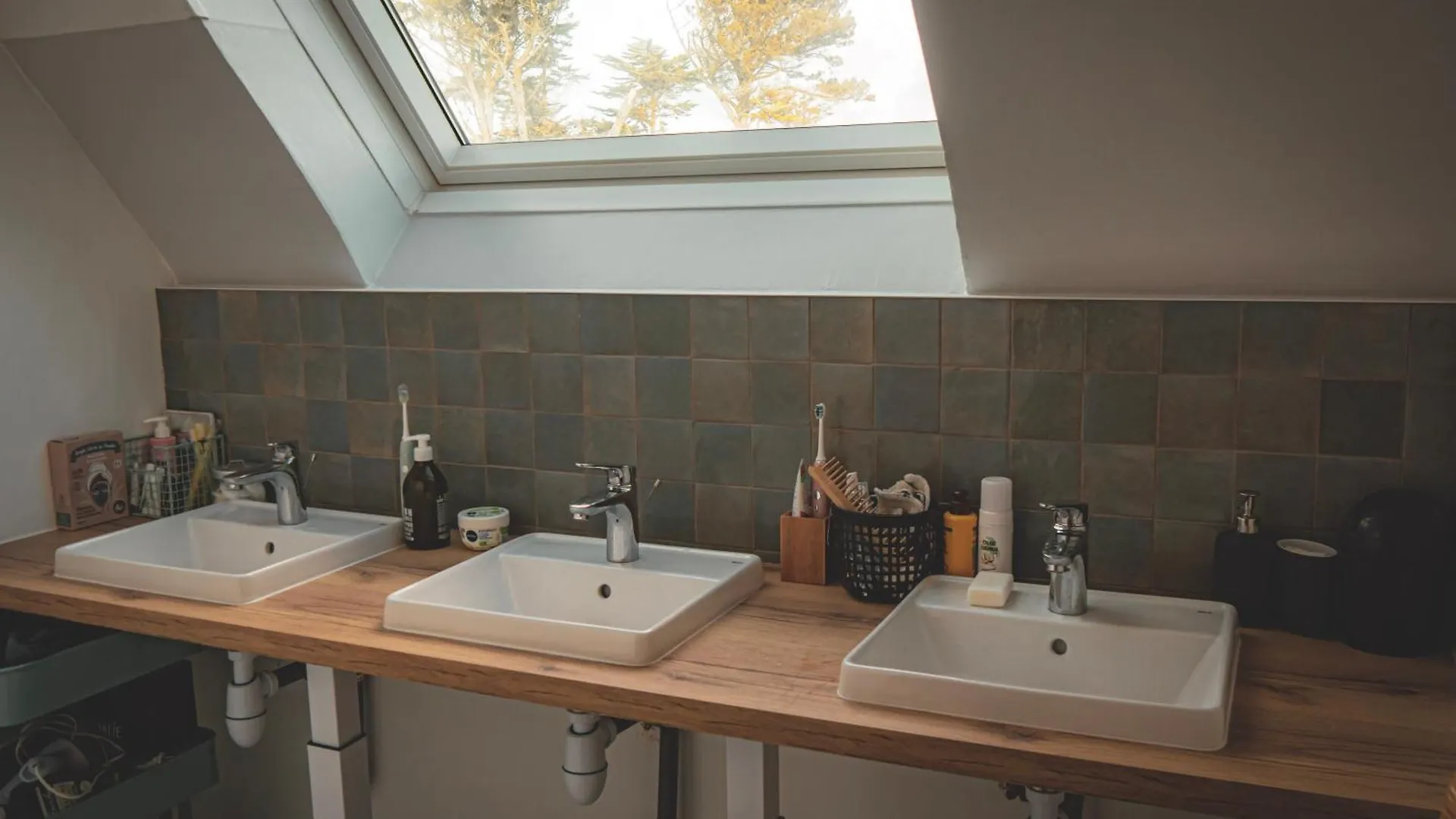 Poule D'Eau Bed & Breakfast Plogoff